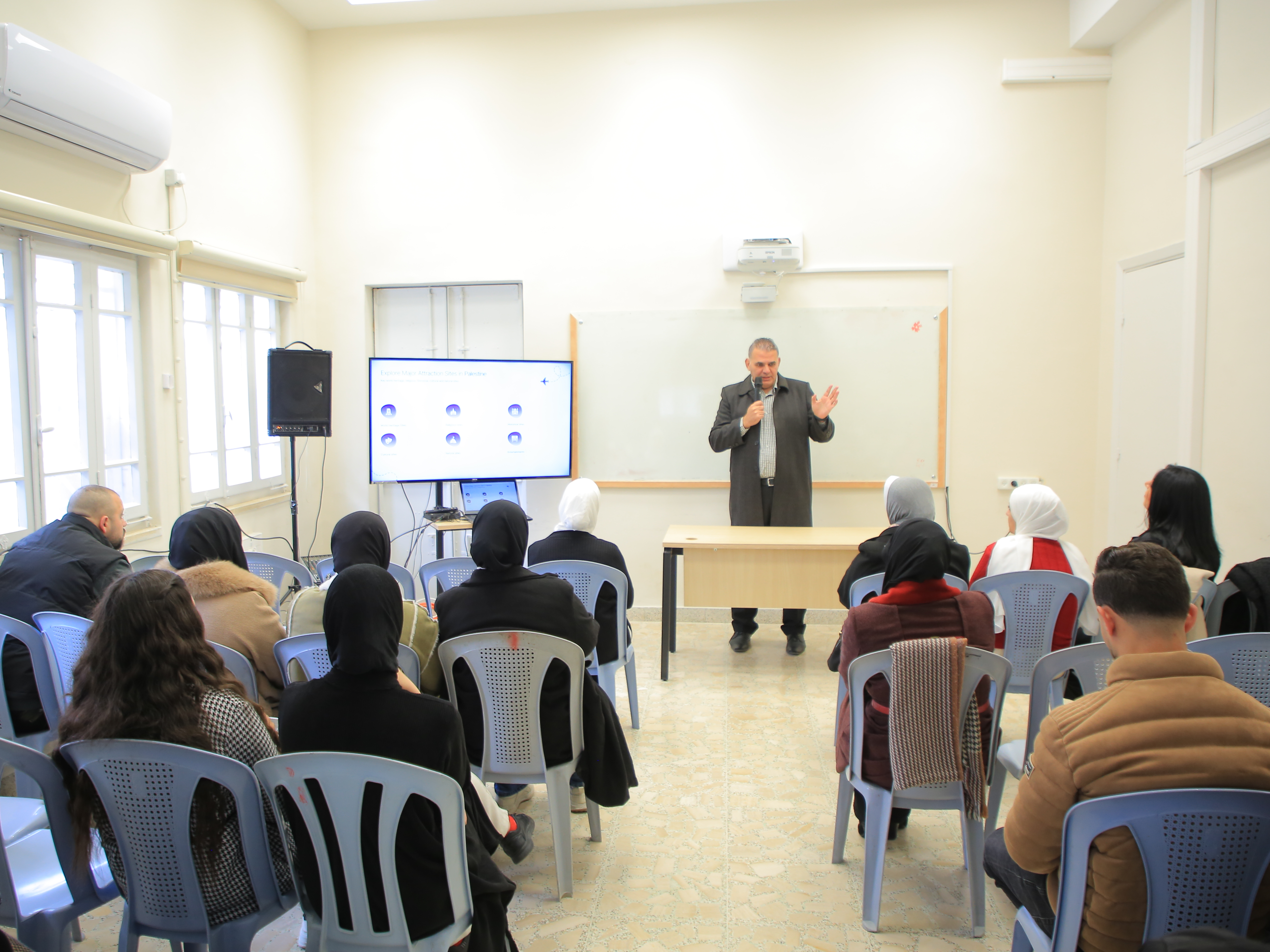 Al-Najah Innovation Park – Al-Najah Academy for Future Skills and Lifelong Learning holds an introductory meeting for the Tourism and Travel Expert course.
